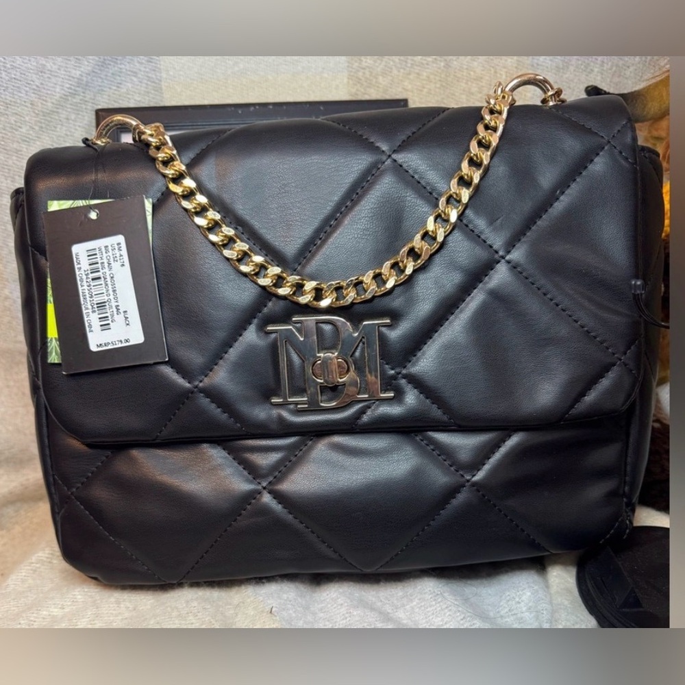 👜 Badgley Mischka Black Quilted Shoulder Bag with Gold Chain